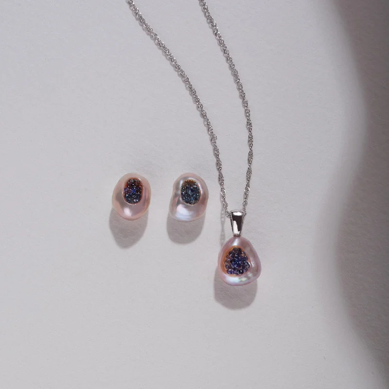 Exclusive Jewelry Markdowns – Limited-Time Offer Piccolo Finestrino Collection Freshwater Pearl Pendant and Stud Earrings Set with Blue Sapphire Exclusive Jewelry Markdowns – Limited-Time Offer Piccolo Finestrino Collection Freshwater Pearl Pendant and Stud Earrings Set with Blue Sapphire